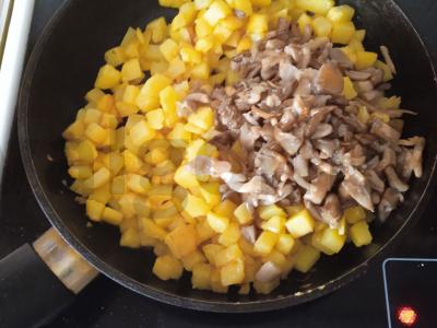 Kepta bulvė su pievagrybiais Žingsnis 5