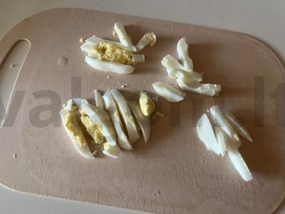 Skanus salotas su traškučiais ir marinuotais grybais Žingsnis 9