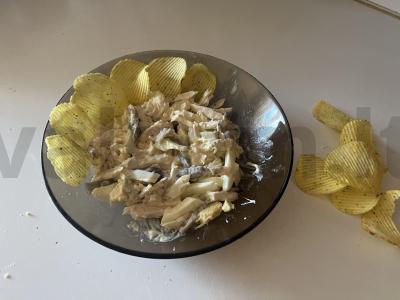 Skanus salotas su traškučiais ir marinuotais grybais Žingsnis 13