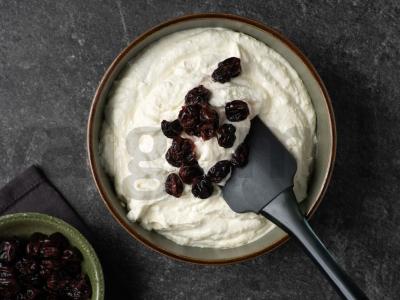 Varškės pyragas su džiovintomis vyšniomis Žingsnis 6