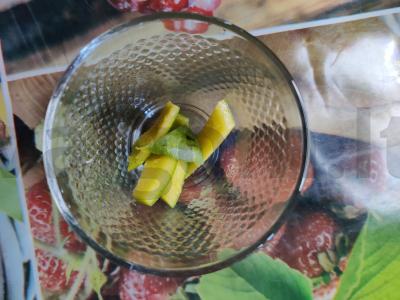 Mango-šaltalankių arbata Žingsnis 2