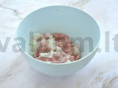 Sluoksniuotos tešlos samsa su faršu Žingsnis 1