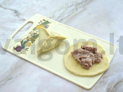 Sluoksniuotos tešlos samsa su faršu Žingsnis 4