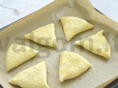 Sluoksniuotos tešlos samsa su faršu Žingsnis 5