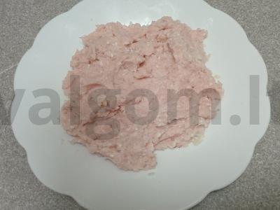 Vištienos faršo ir ryžių kotletai pomidorų sultyse Žingsnis 5