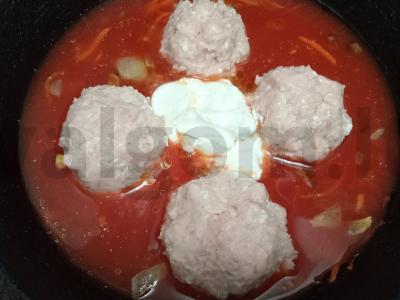 Vištienos faršo ir ryžių kotletai pomidorų sultyse Žingsnis 8