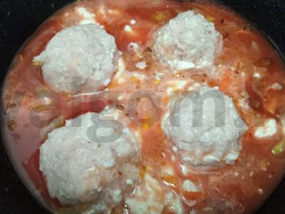 Vištienos faršo ir ryžių kotletai pomidorų sultyse Žingsnis 9