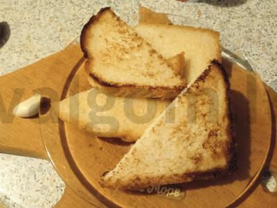 Tostai su krevetėmis ir alyvuogėmis Žingsnis 3