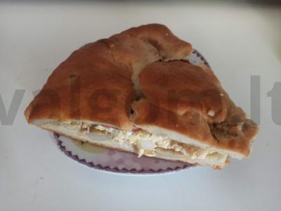 Užkandis iš gruziniško lavašo su kepta dešra ir kiaušiniu pagrindine nuotrauka