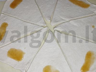 Kruasanai su abrikosų džemu Žingsnis 3