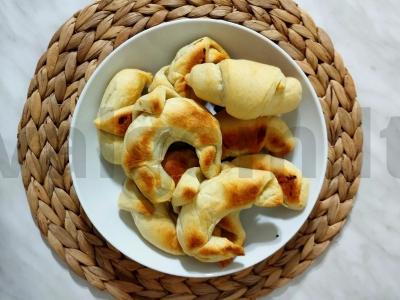 Kruasanai su abrikosų džemu pagrindine nuotrauka