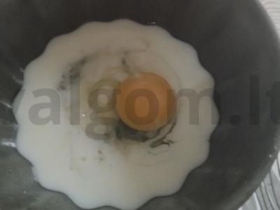 Avižų ir braškių pyragas su pušų riešutais Žingsnis 2