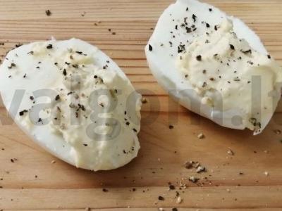 Įdaryti kiaušiniai „Ekonomiškas“ pagrindine nuotrauka