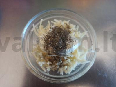 Kepti tostai su rūkytomis vištienos krūtinėlėmis ir marinuotais pievagrybiais Žingsnis 3