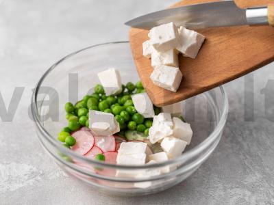 Salotas su žirniais ir feta Žingsnis 4