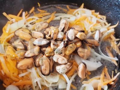 Špinatų makaronai su midijomis Žingsnis 2