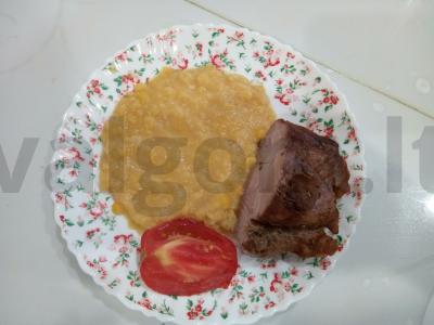 Keptas kalakutienos blauzdos filė su obuolių actu ir prieskoniais pagrindine nuotrauka