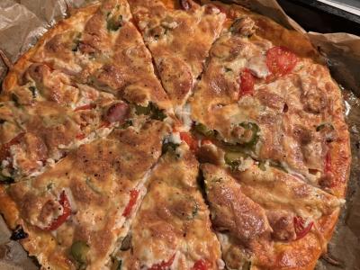 Naudingas pica varškės tešloje pagrindine nuotrauka