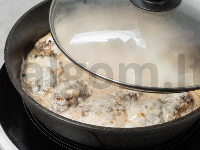 Jautienos kepenys grietinėje Žingsnis 5