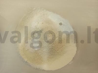 Oriniai blynai su pienu Žingsnis 1