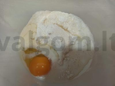 Oriniai blynai su pienu Žingsnis 2