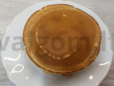 Oriniai blynai su pienu pagrindine nuotrauka