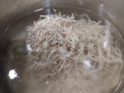 Švelni makaronai su krevetėmis ir grietinėle Žingsnis 3