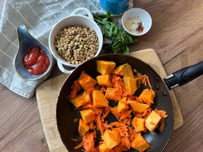 Lęšių sriuba su moliūgu ir žolelėmis Žingsnis 1