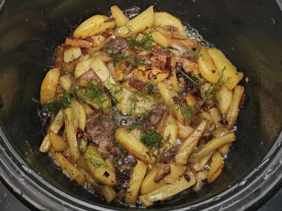 Kepta bulvė su jautienos troškiniu lėtoje viryklėje Žingsnis 7