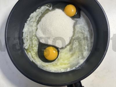 Morkų ir spanguolių keksiukas su glajumi keptuvėje Žingsnis 2