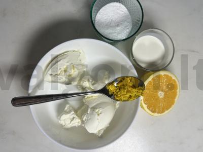 Morkų ir spanguolių keksiukas su glajumi keptuvėje Žingsnis 5