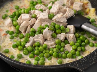 Sluoksniuotas uždaras pyragas su vištiena ir daržovėmis Žingsnis 6