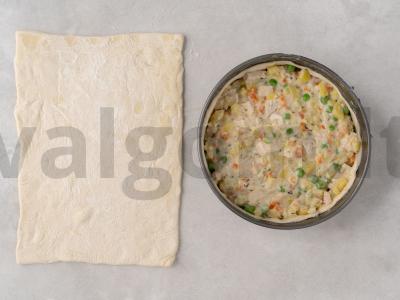 Sluoksniuotas uždaras pyragas su vištiena ir daržovėmis Žingsnis 9