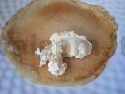 Blynai su varškės sūriu, džiovintais pomidorais, midijomis ir petražolėmis Žingsnis 3