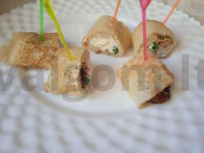 Blynai su varškės sūriu, džiovintais pomidorais, midijomis ir petražolėmis pagrindine nuotrauka