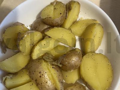 Vištienos blauzdelės su mažais bulvytėmis Žingsnis 2