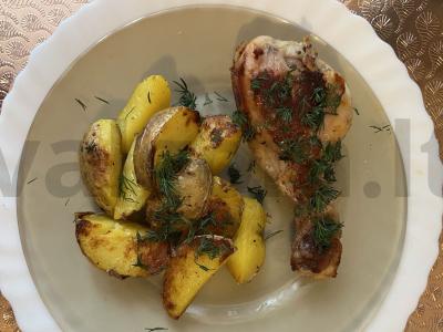 Vištienos blauzdelės su mažais bulvytėmis pagrindine nuotrauka