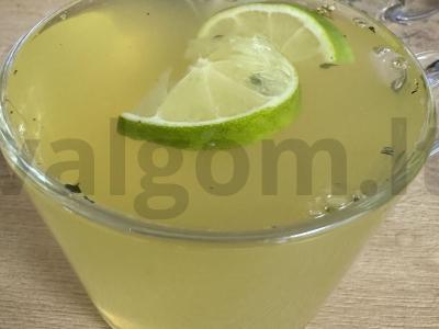 Raminantis arbata su limetu pagrindine nuotrauka