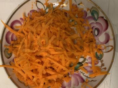 Kvinoja su morkomis ir pienu Žingsnis 1