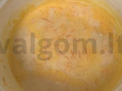 Kvinoja su morkomis ir pienu Žingsnis 3