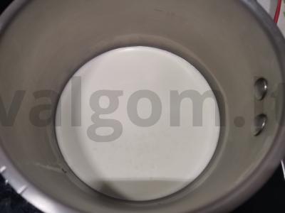 Šokoladinis glajus tortui Žingsnis 1