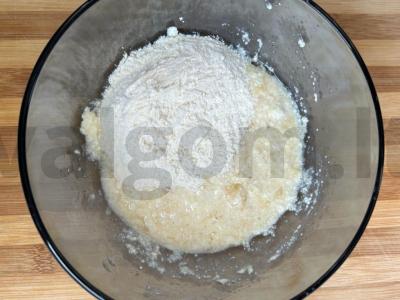 Bananų magkeikas mikrobangų krosnelėje Žingsnis 2