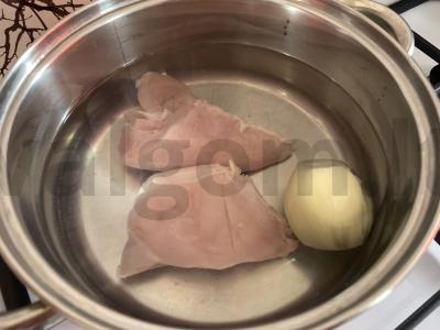 Lengvas vištienos filė sriuba su daržovėmis Žingsnis 1