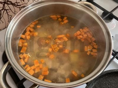 Lengvas vištienos filė sriuba su daržovėmis Žingsnis 4