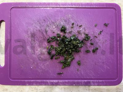 Kepta kukurūza pomidorų padaže su žolelėmis Žingsnis 1