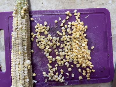 Kepta kukurūza pomidorų padaže su žolelėmis Žingsnis 2