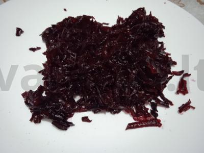 Salotas „Raudonasis drakonas“ su burokėliais ir marinuotais kornišonais Žingsnis 1