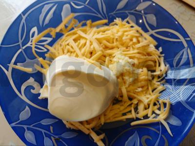 Tešlos valtelės su dešra ir sūriu Žingsnis 8