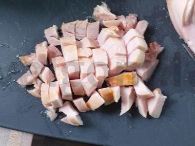 Salotas „Sotūs“ su rūkytomis vištienos krūtinėlėmis Žingsnis 2