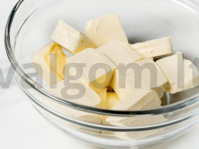 Greitas tortas iš vaflinio biskvito Žingsnis 1